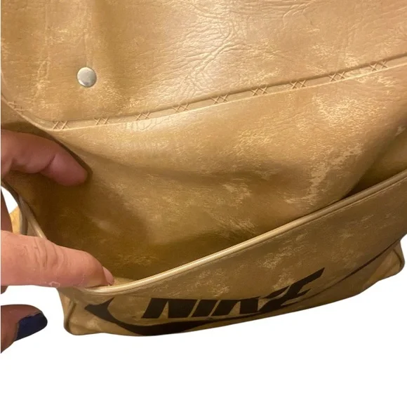 Vintage 1980’s Nike Travelite Shoulder Bag